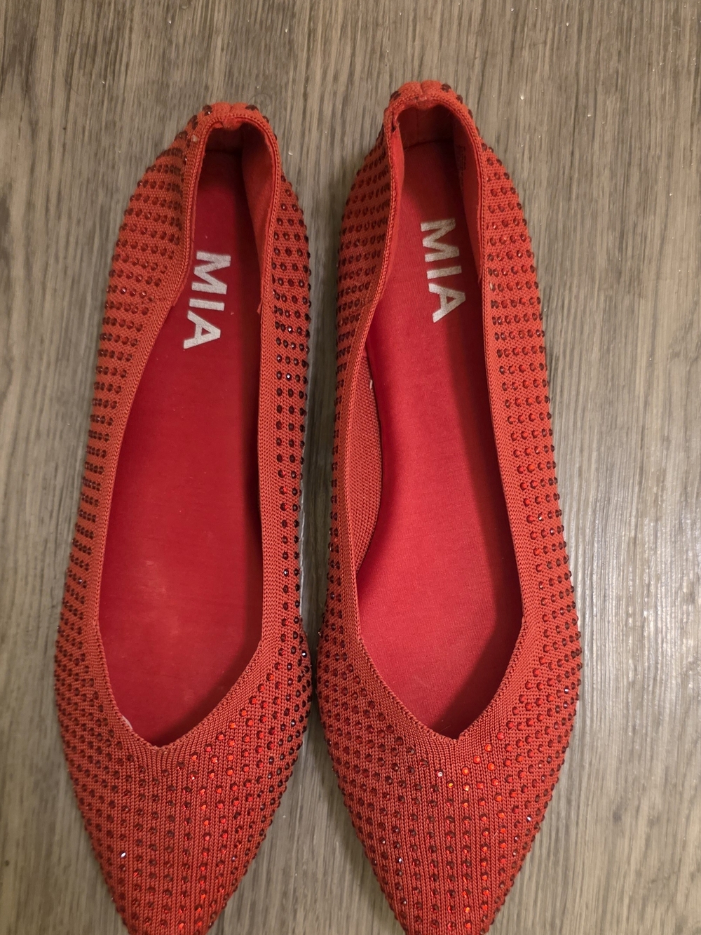 MIA Red Pointed-Toe Studded Knit Flats Size 8.5